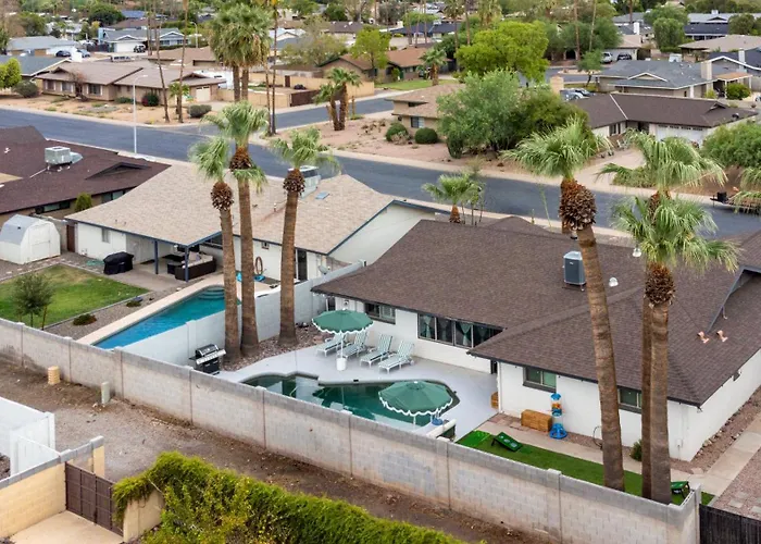 Retro Rec Club: Pool, Firepit, X-pingpong Near Asu Holiday home