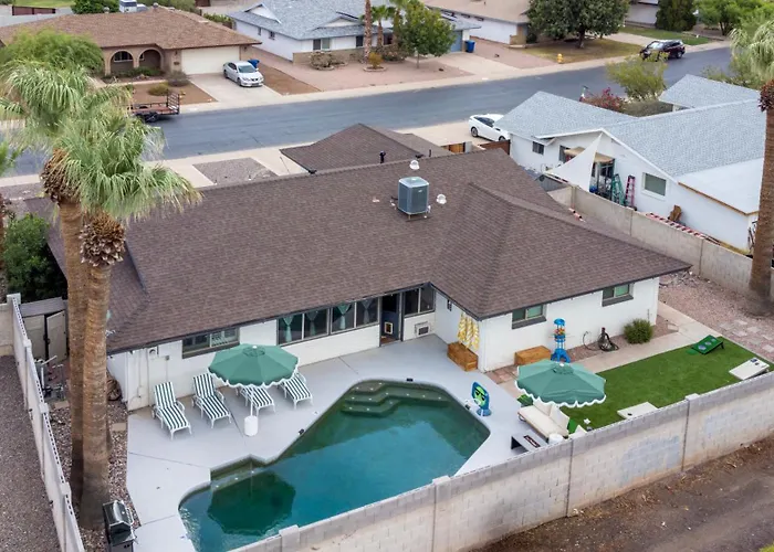 Holiday home Retro Rec Club: Pool, Firepit, X-pingpong Near Asu Tempe
